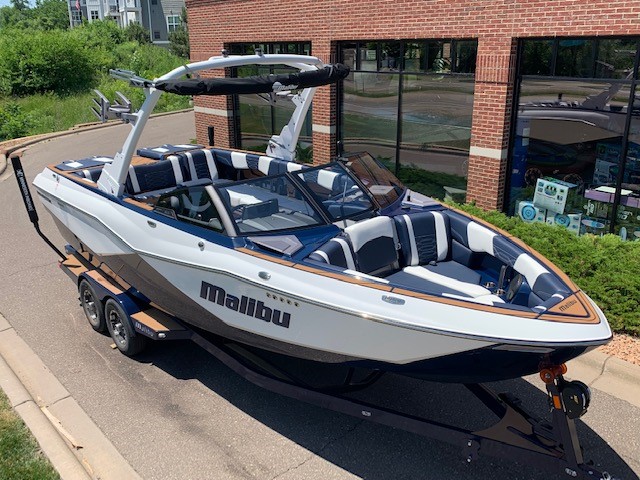 2022 Malibu Wakesetter 25 LSV -H7596