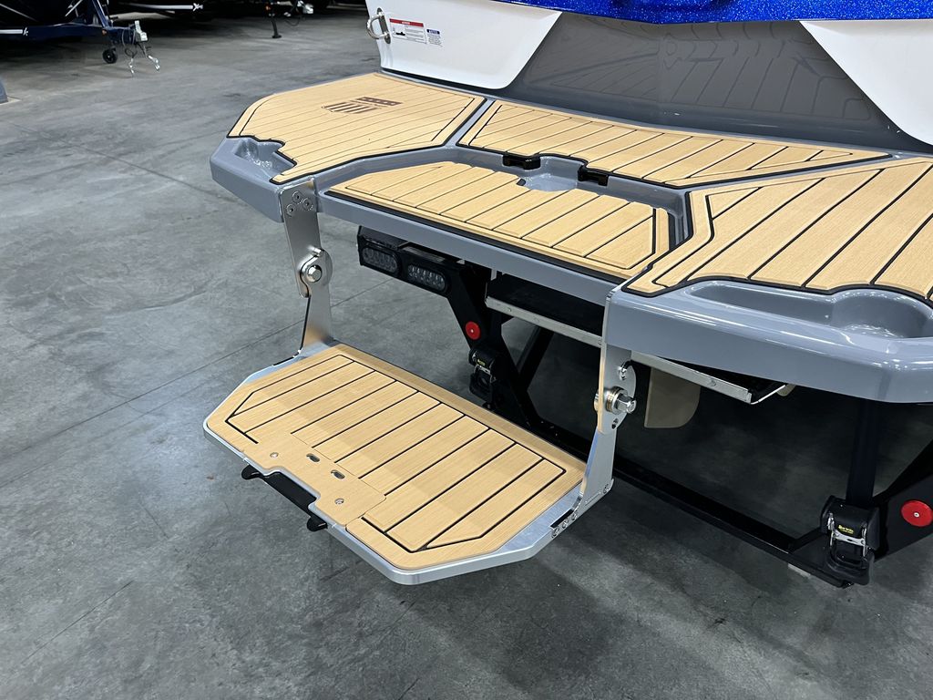 2024 MasterCraft XT25