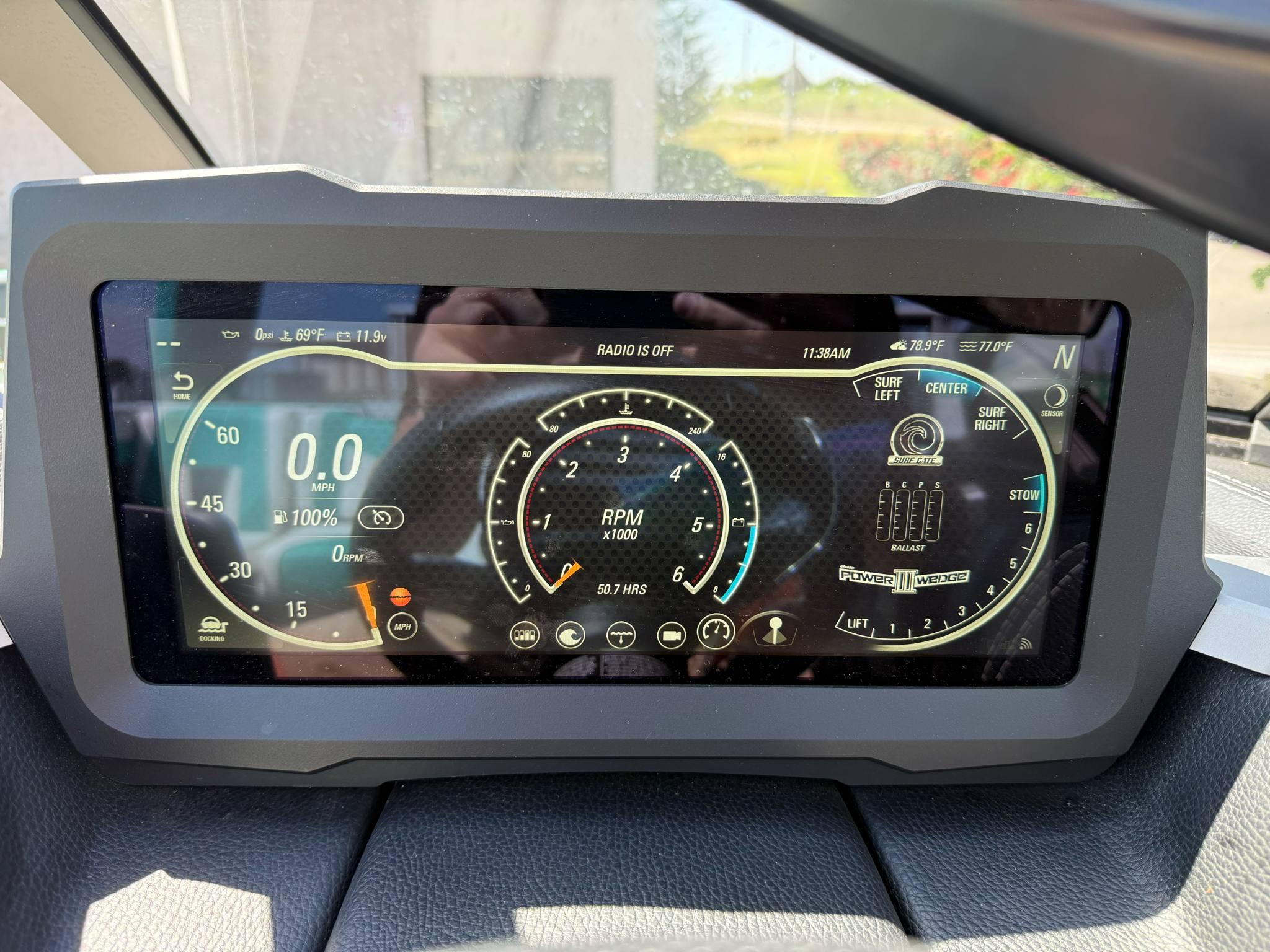 LIKE NEW 2023 Malibu 23LSV Icon