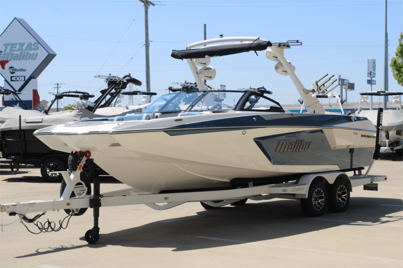 2023 Malibu 24 MXZ