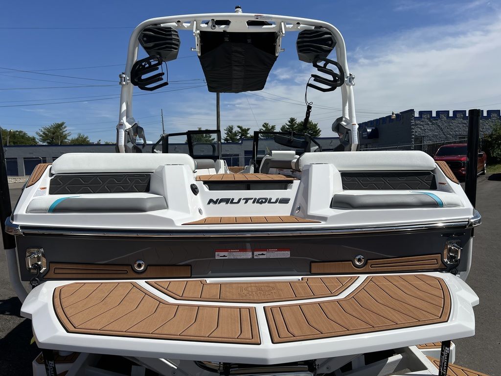boat.Title