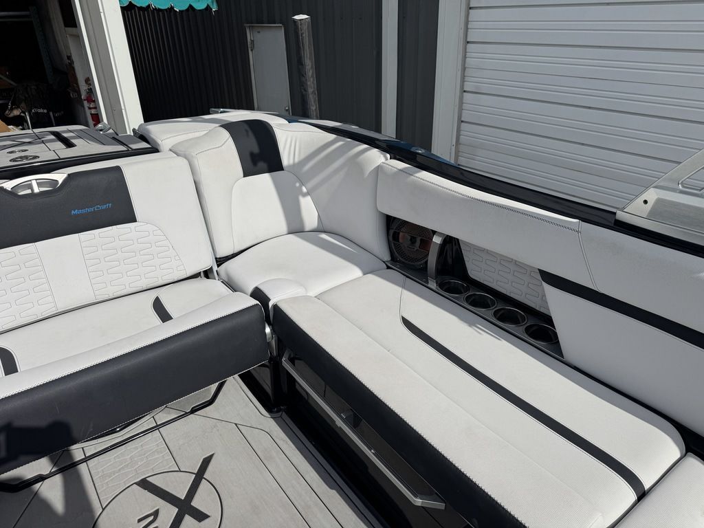 2019 MasterCraft X24