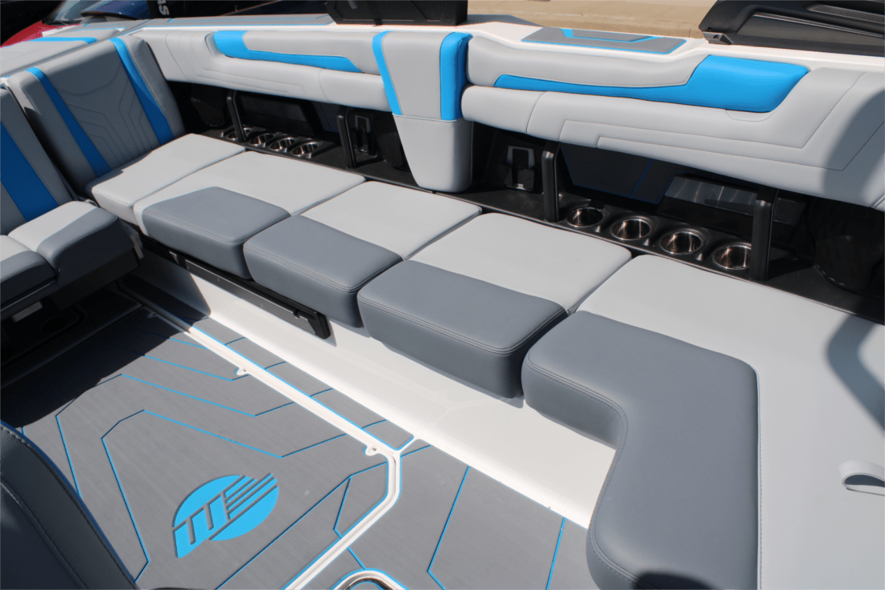 2025 Malibu 25 LSV
