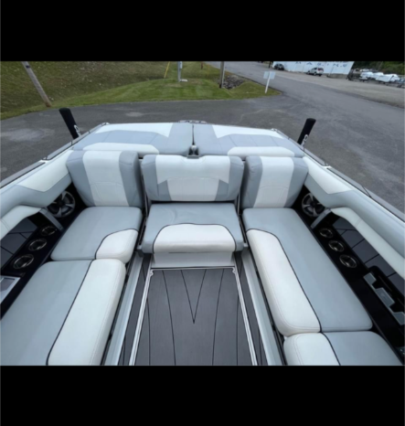 2019 MALIBU WAKESETTER 25 LSV