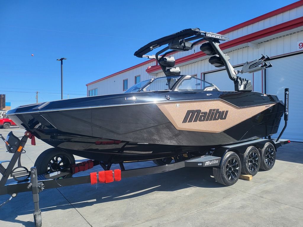 2025 Malibu Boats M230