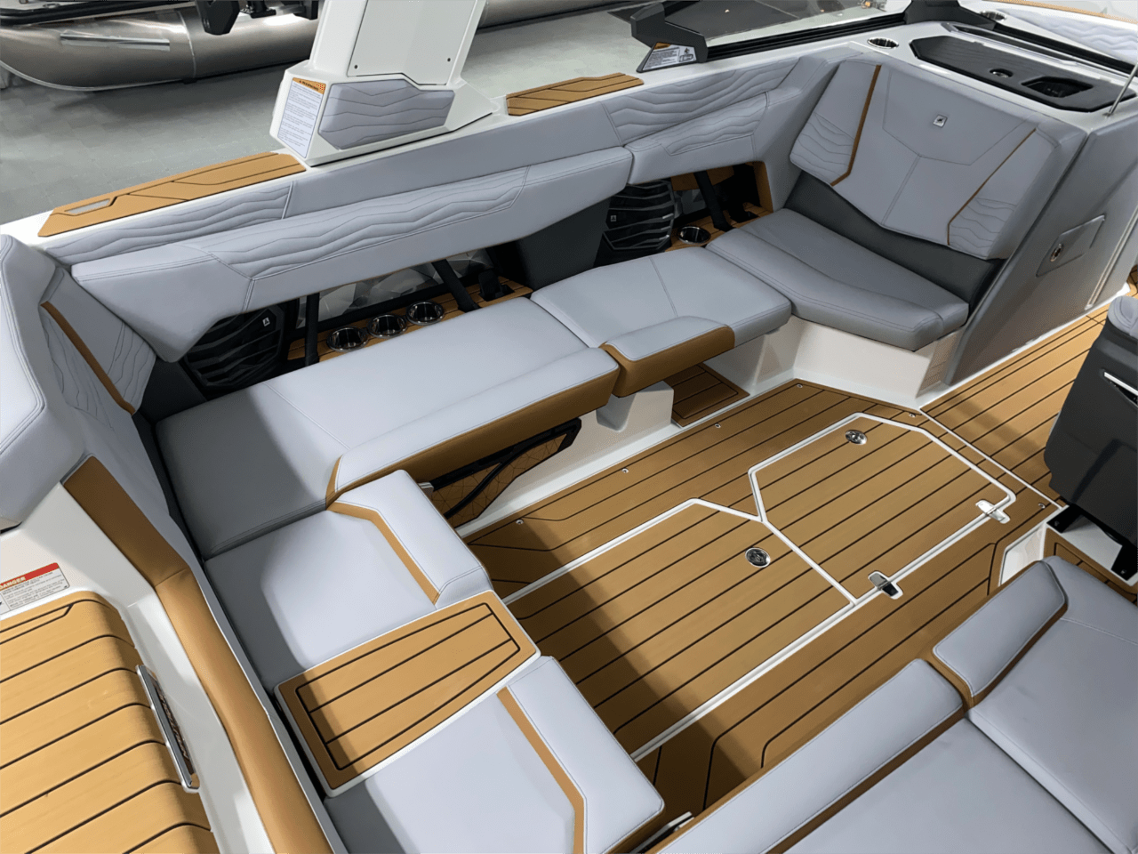 2025 Nautique G23