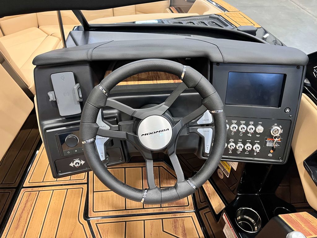 2025 MOOMBA Max