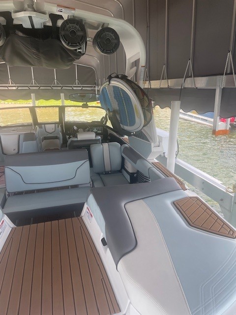 Like New 2019 Super Air Nautique G23