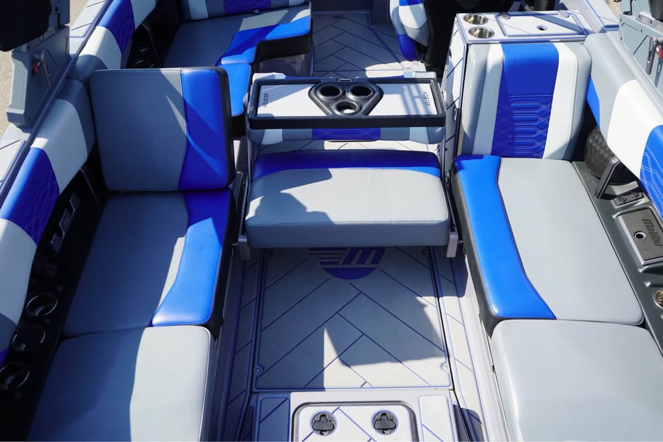 2022 Malibu Wakesetter 25 LSV