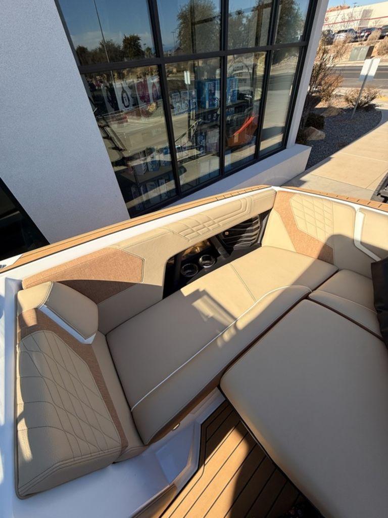 2024 Nautique G25