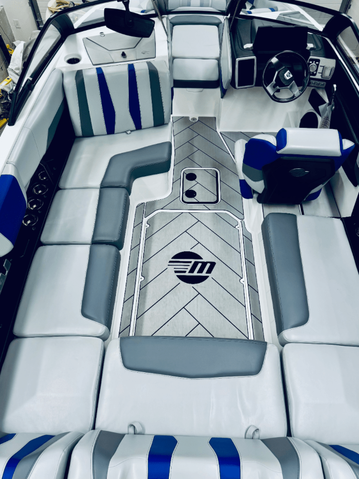 2023 Malibu 22 LSV Icon