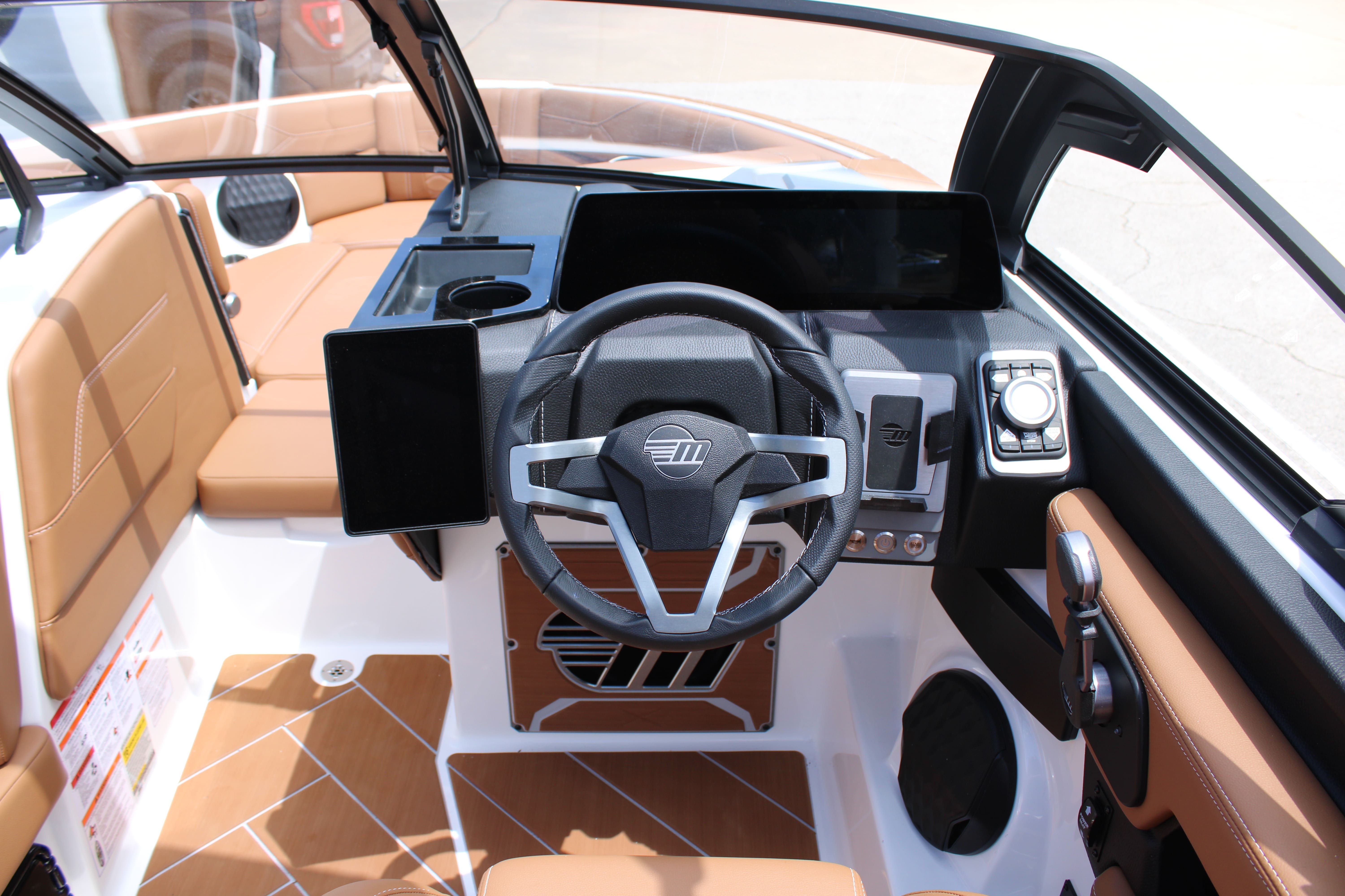 2025 Malibu 23 LSV