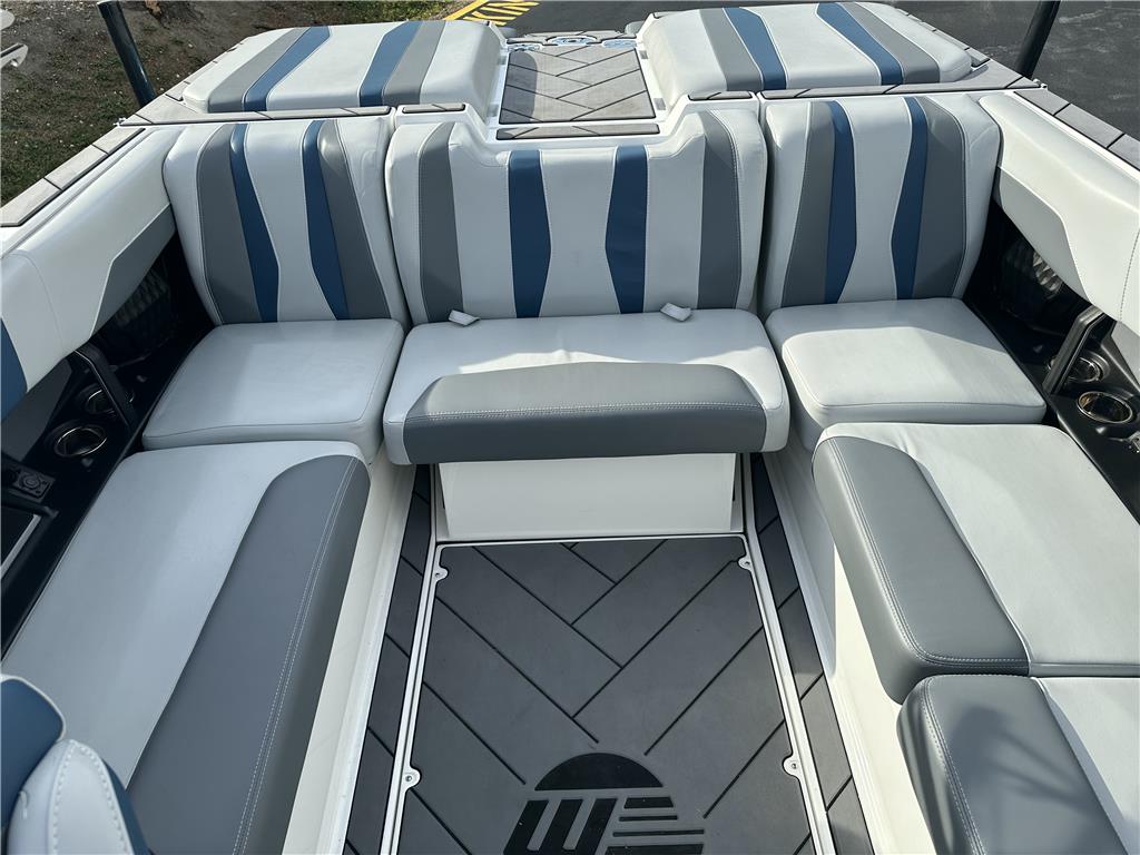 2023 Malibu 22 LSV WAKESETTER TB **Price Reduced**