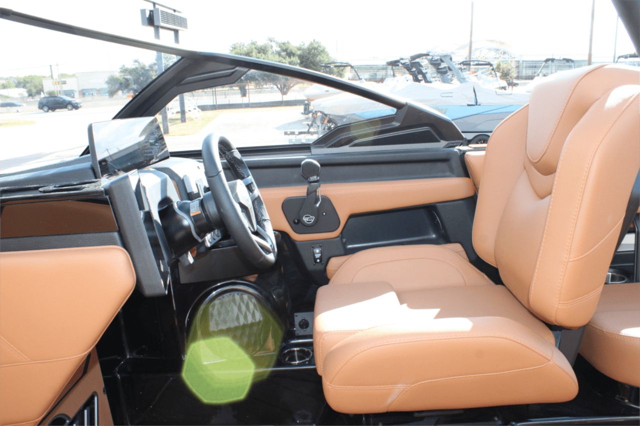 2025 Malibu 23 LSV