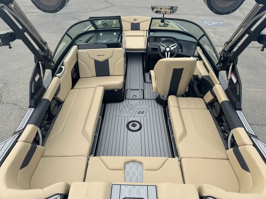 2025 MasterCraft XT22