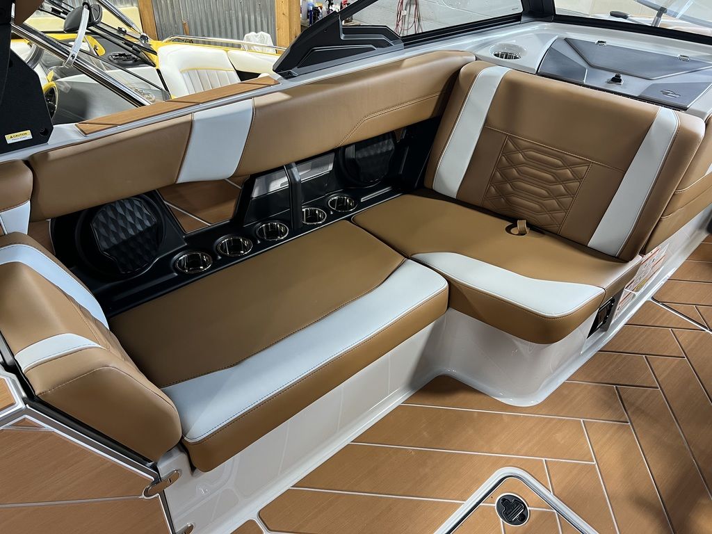 2025 Malibu Boats 26 LSV
