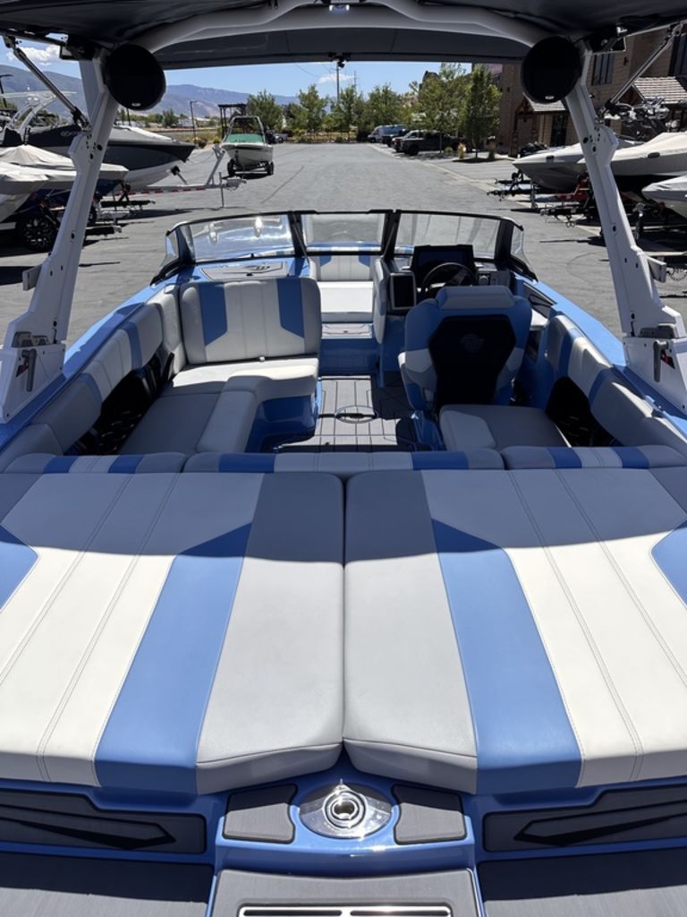 2024 Malibu Boats 21 LX