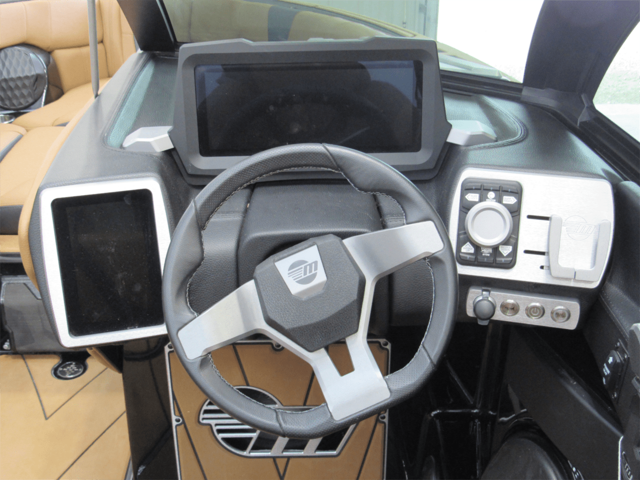 2022 Malibu 23 LSV