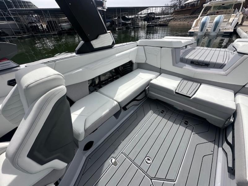 2025 Nautique G23