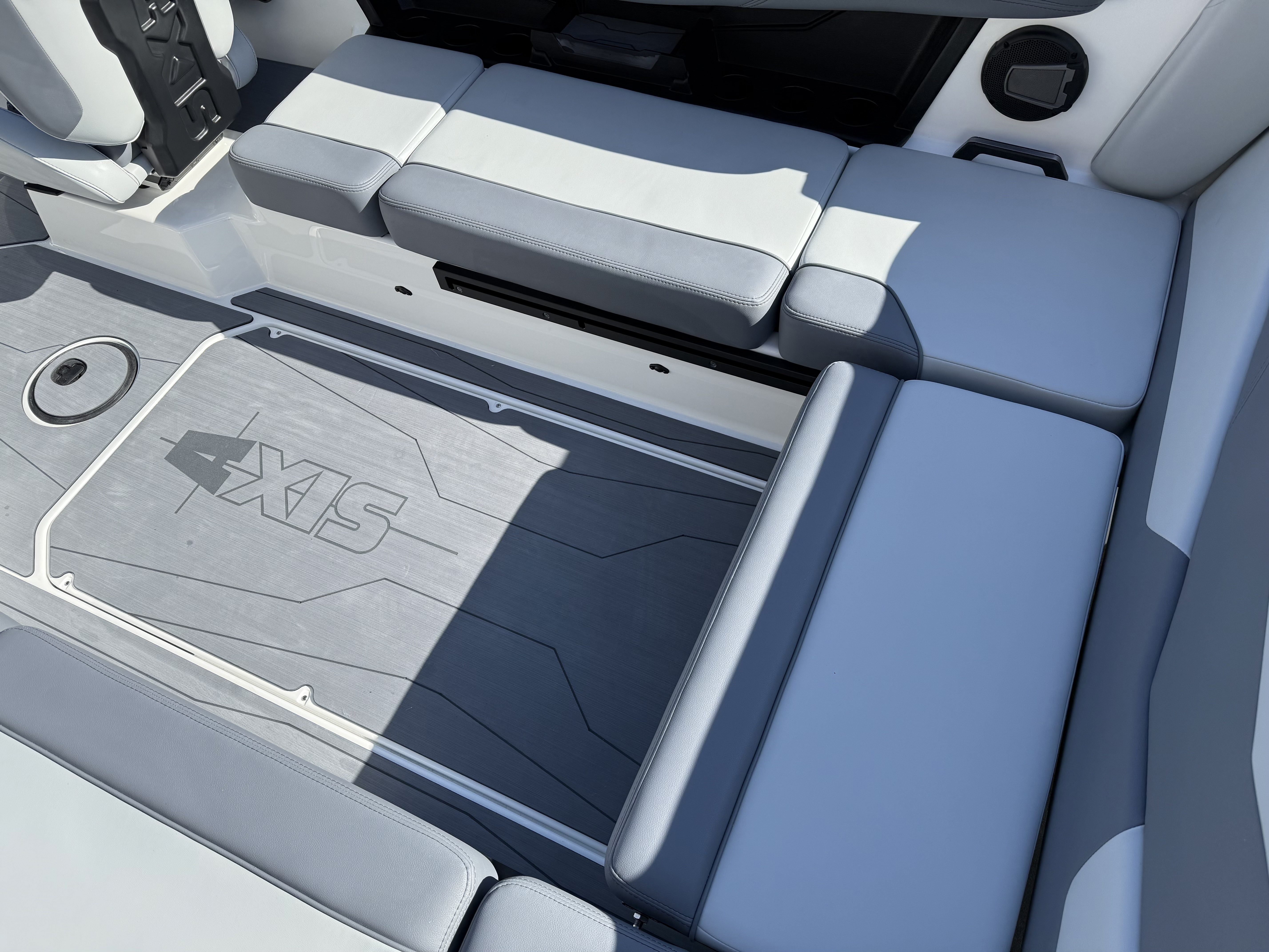 2025 Axis T235