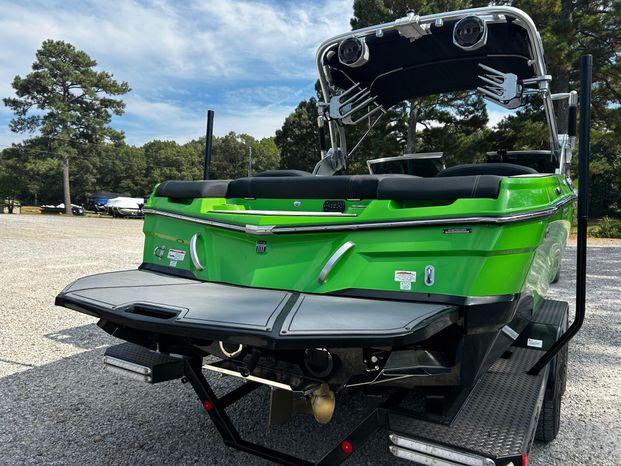 boat.Title