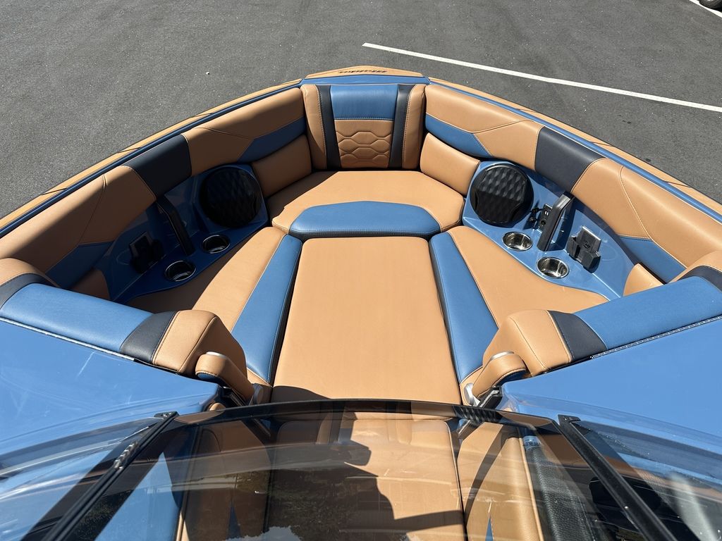 2024 Malibu Boats 23 LSV