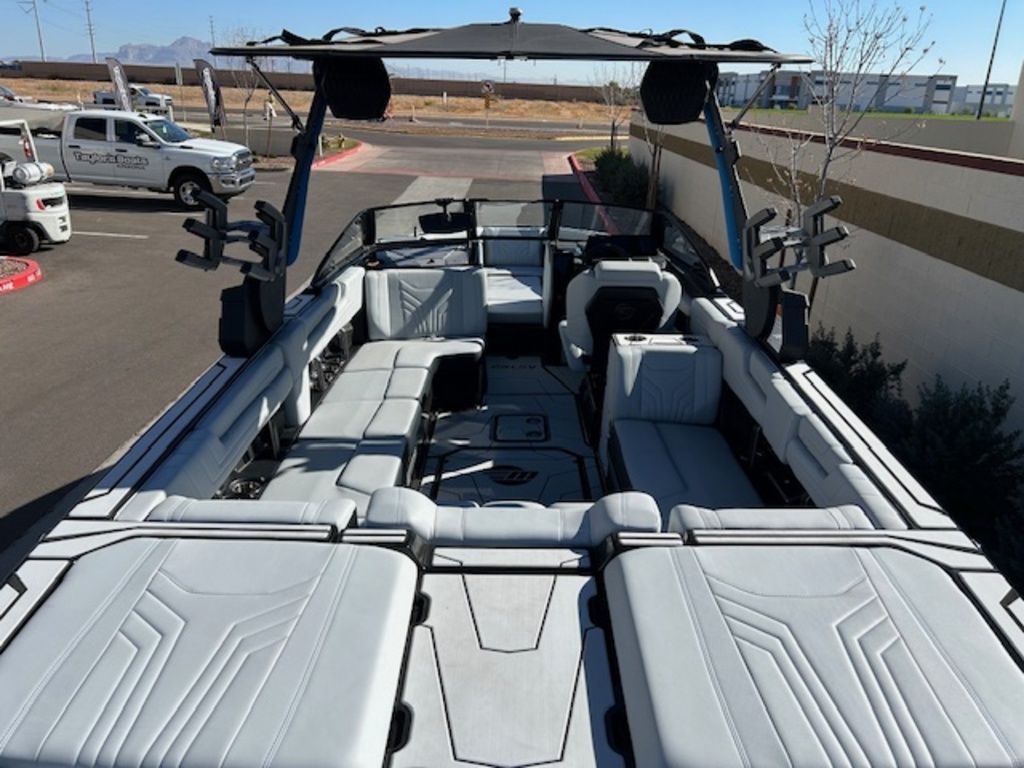 2025 Malibu Boats 25 LSV