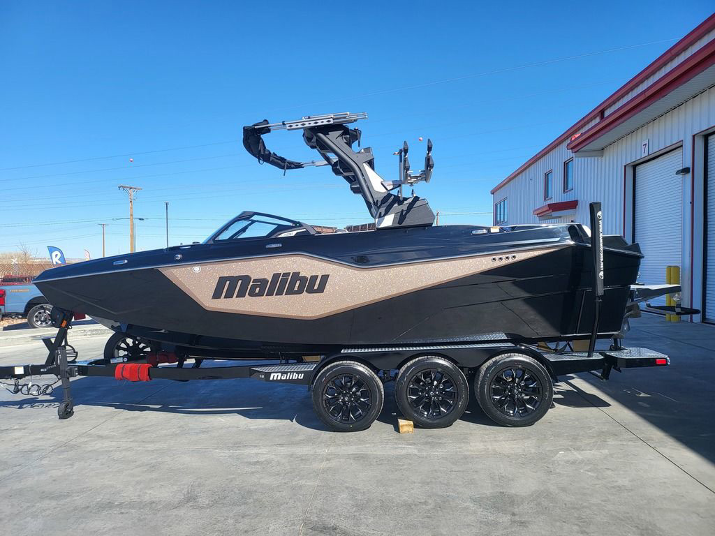 2025 Malibu Boats M230