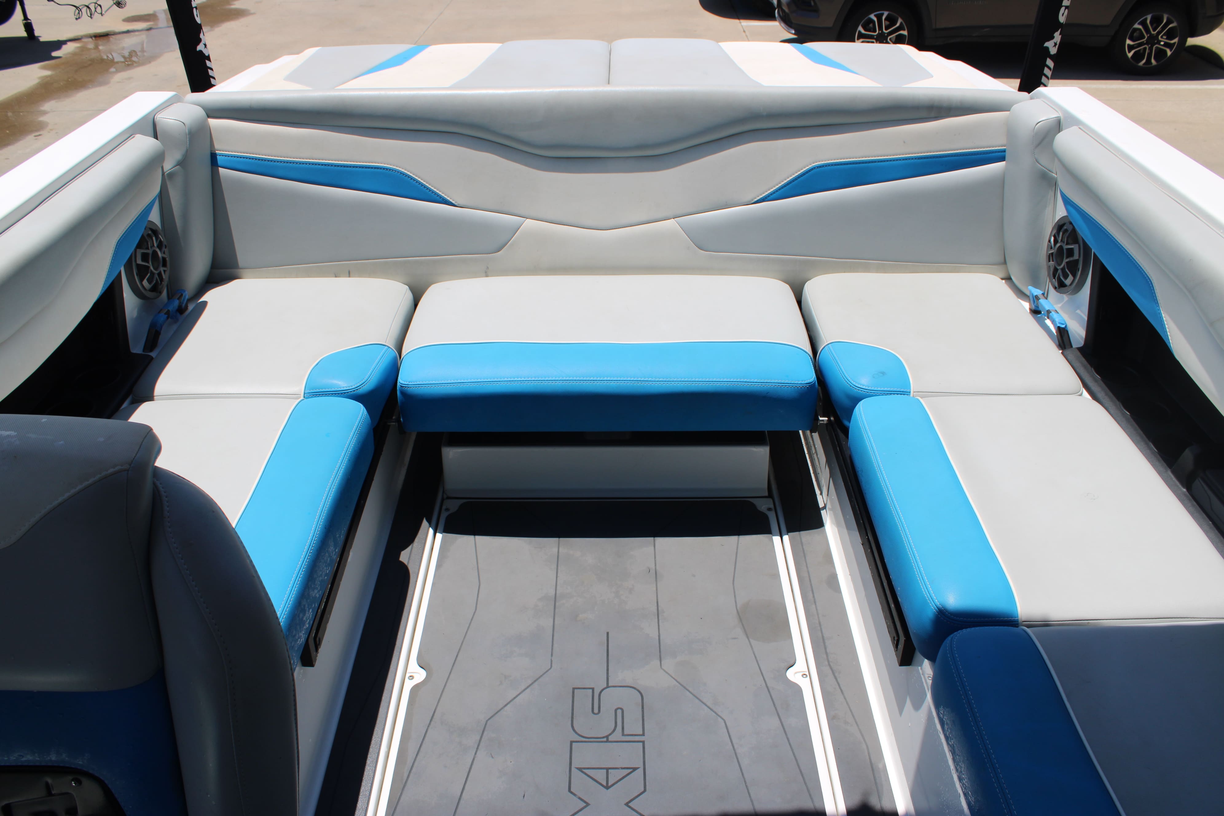2022 Axis T220