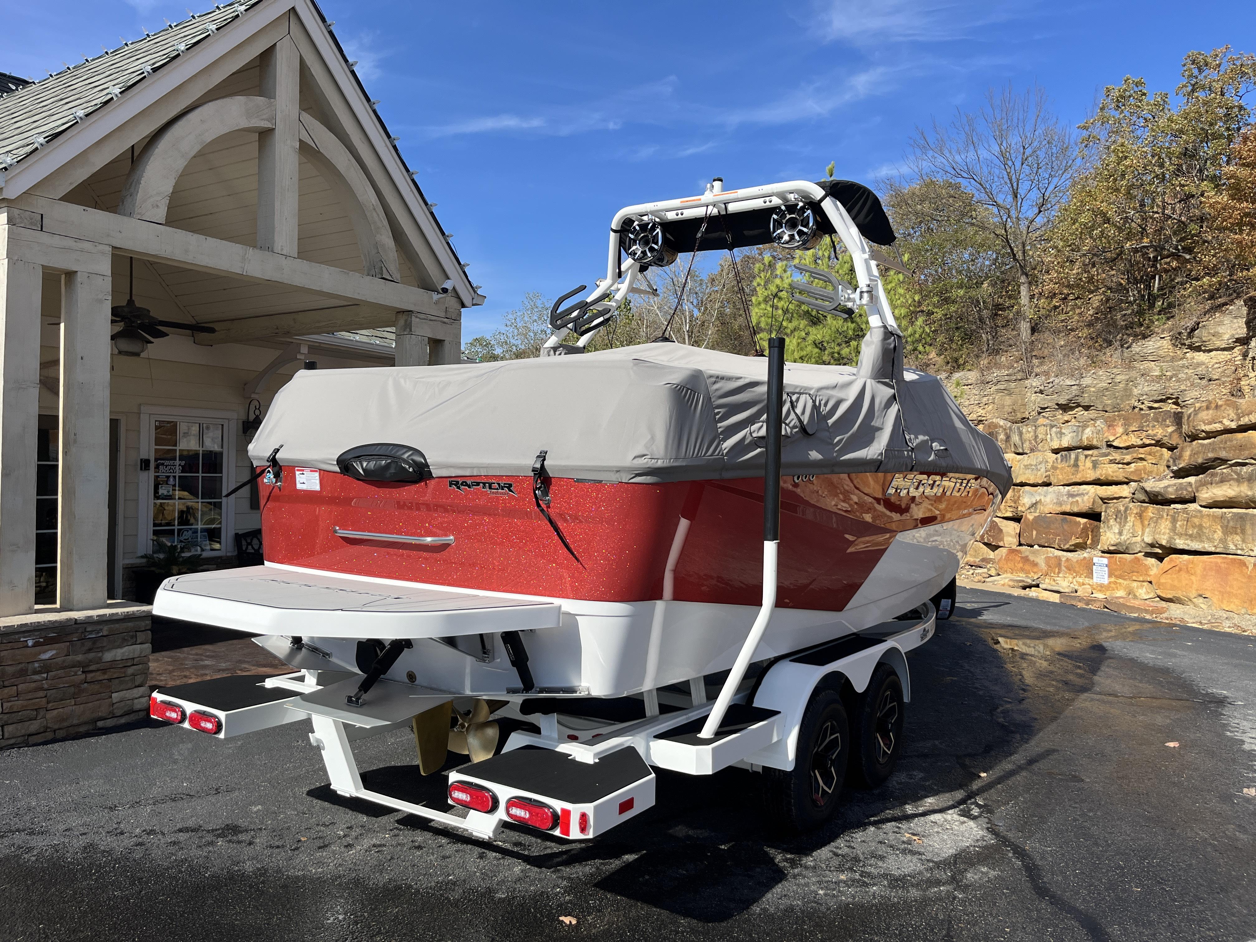 2025 MOOMBA MAX