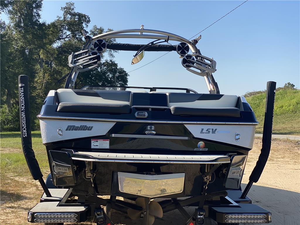 2018 Malibu 23LSV Icon