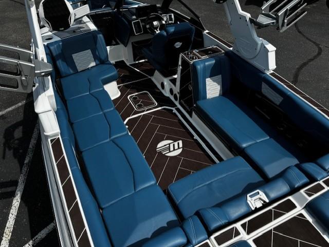 2022 Malibu 25 LSV – LT4, GX Tower, Thruster *Flash Sale*