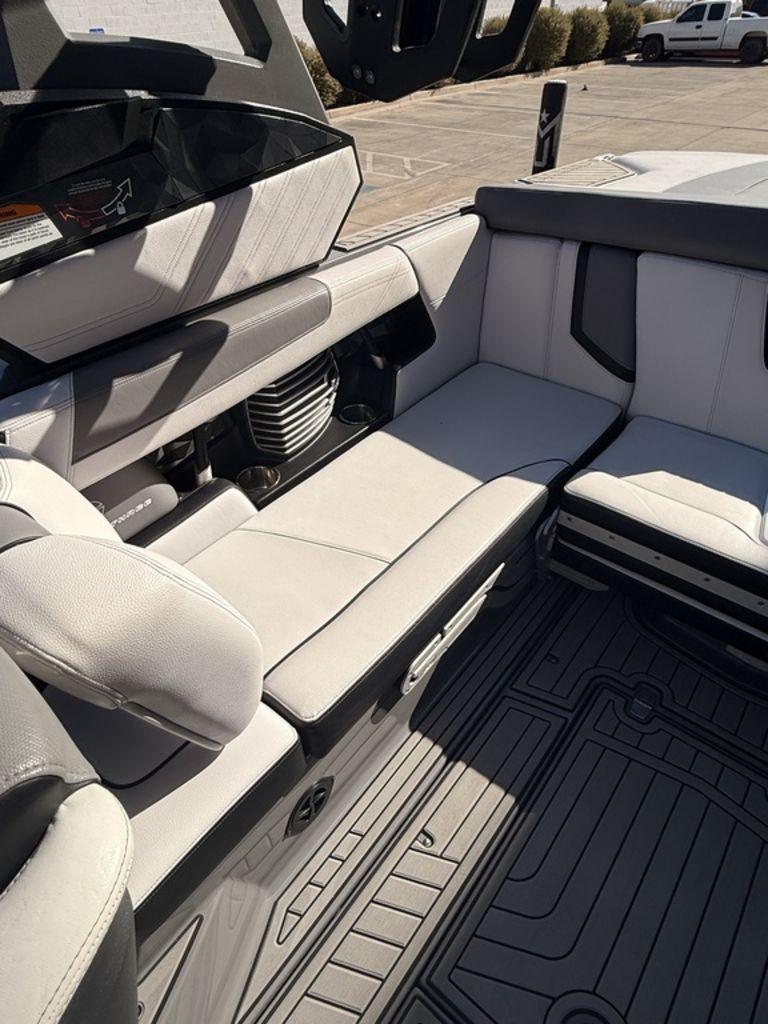 2019 Nautique G23