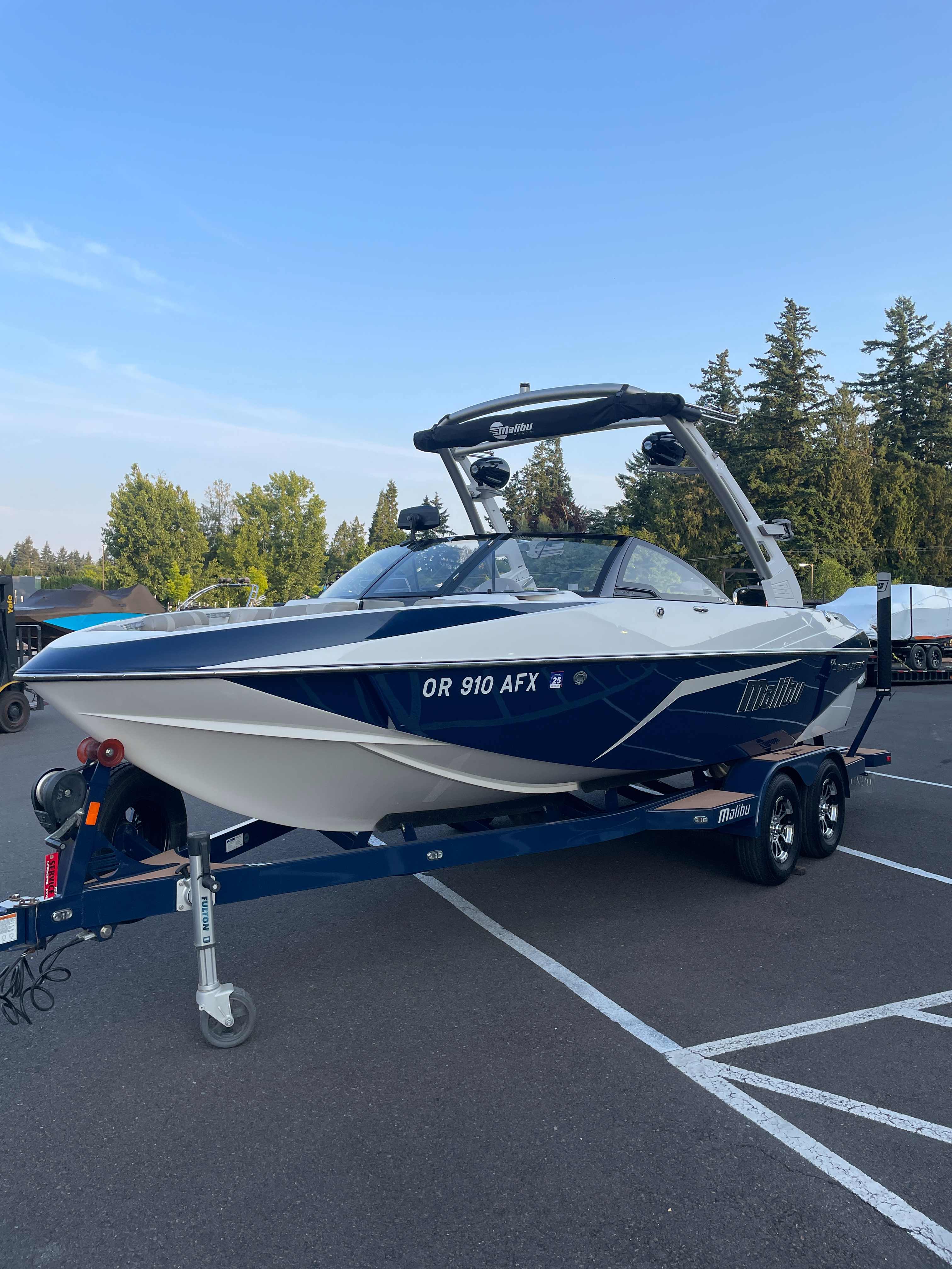 2017 Malibu Wakesetter VLX