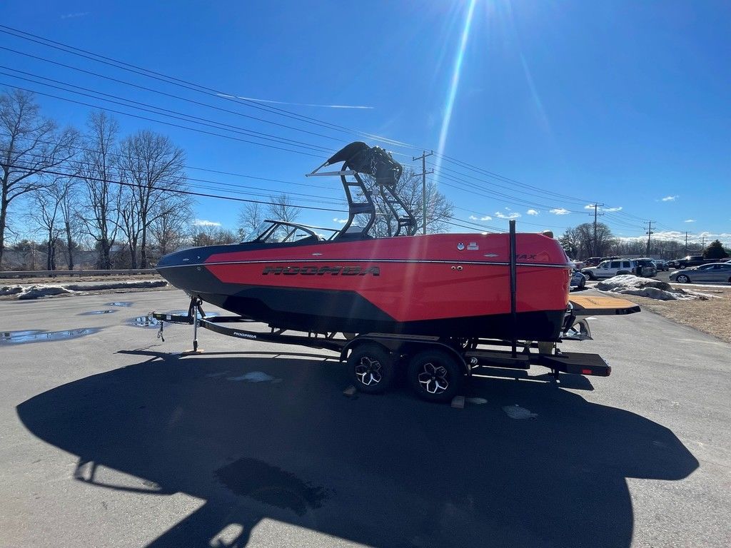 2025 MOOMBA Max