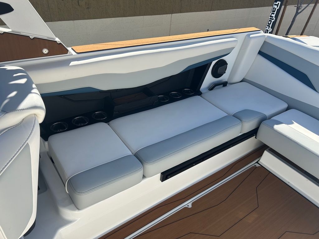 2025 Axis Wake Research T235
