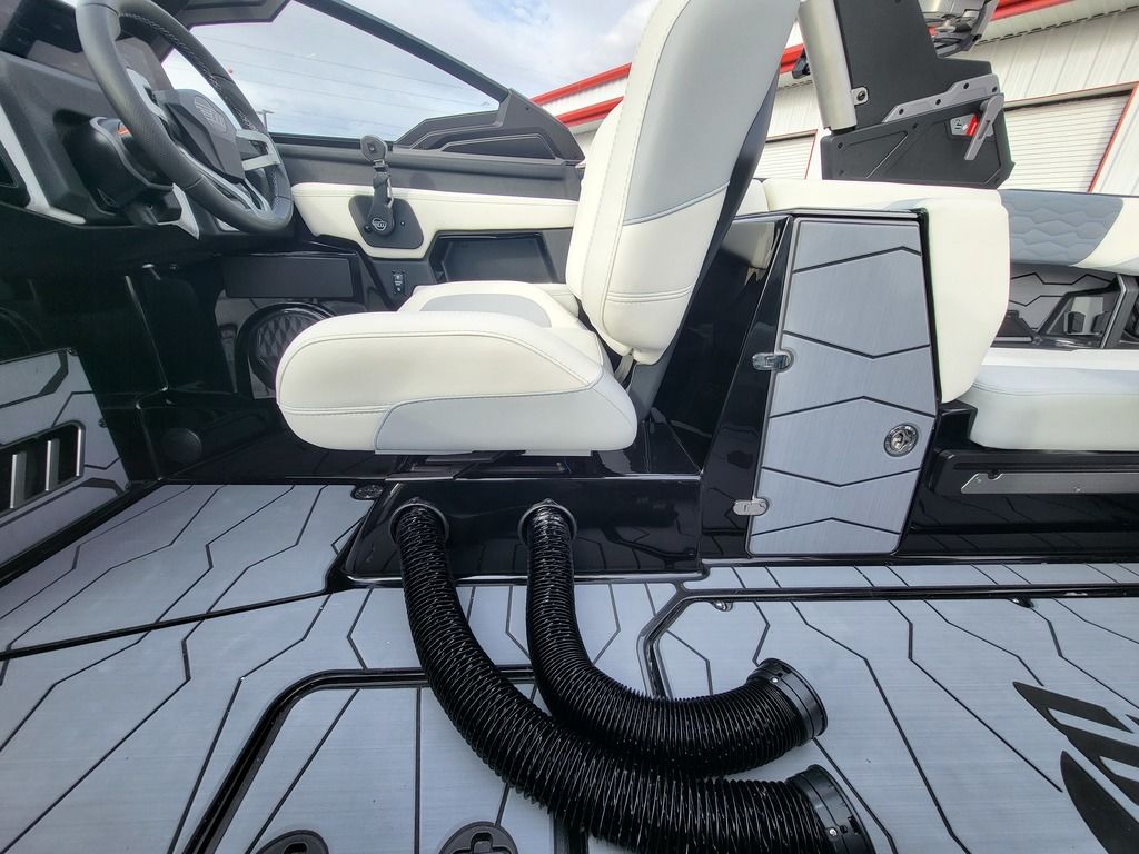 2025 Malibu Boats 24 MXZ