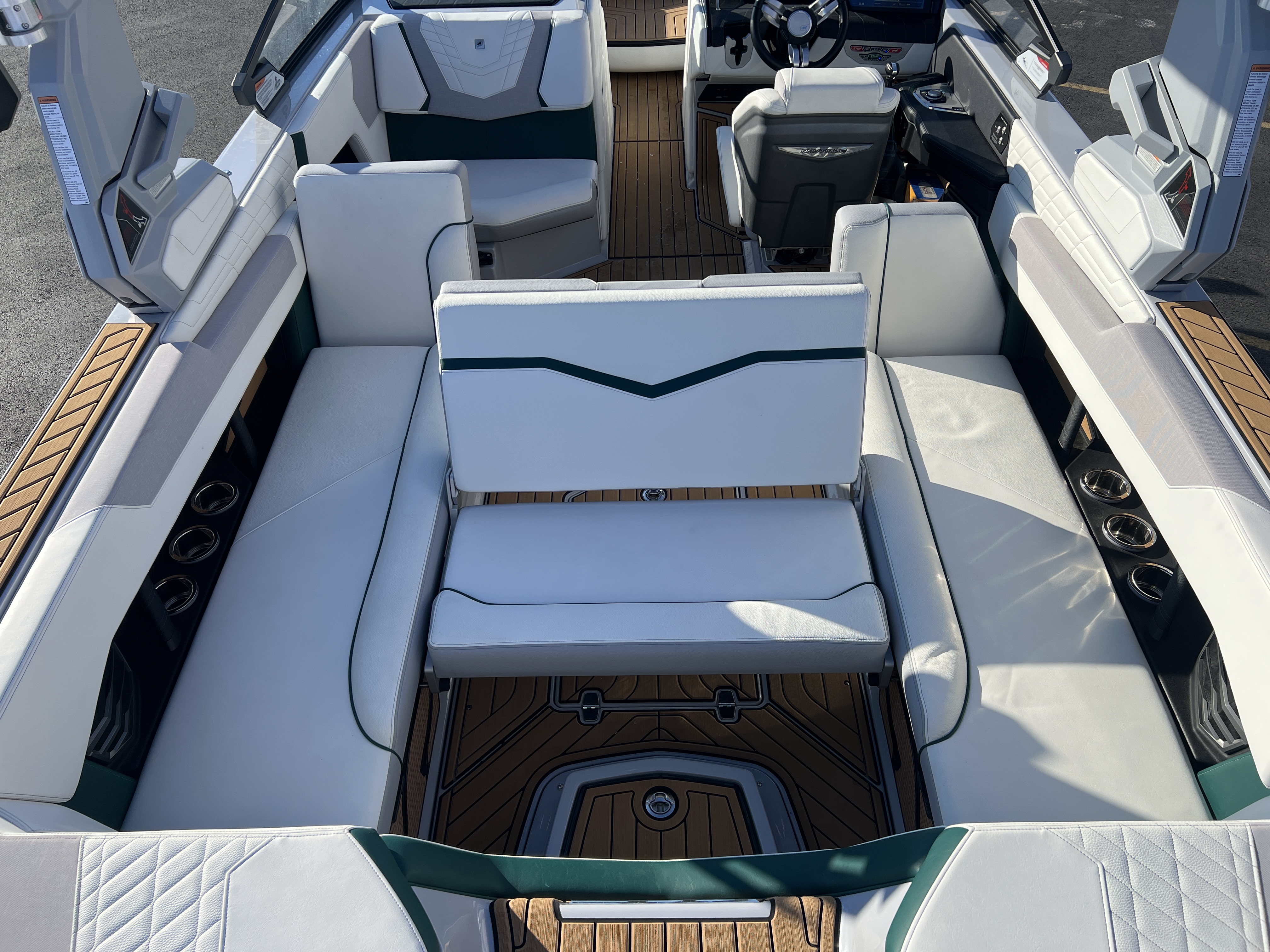 2024 Nautique G25