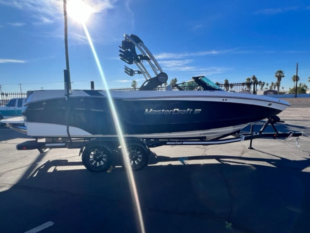 2024 Mastercraft XT24