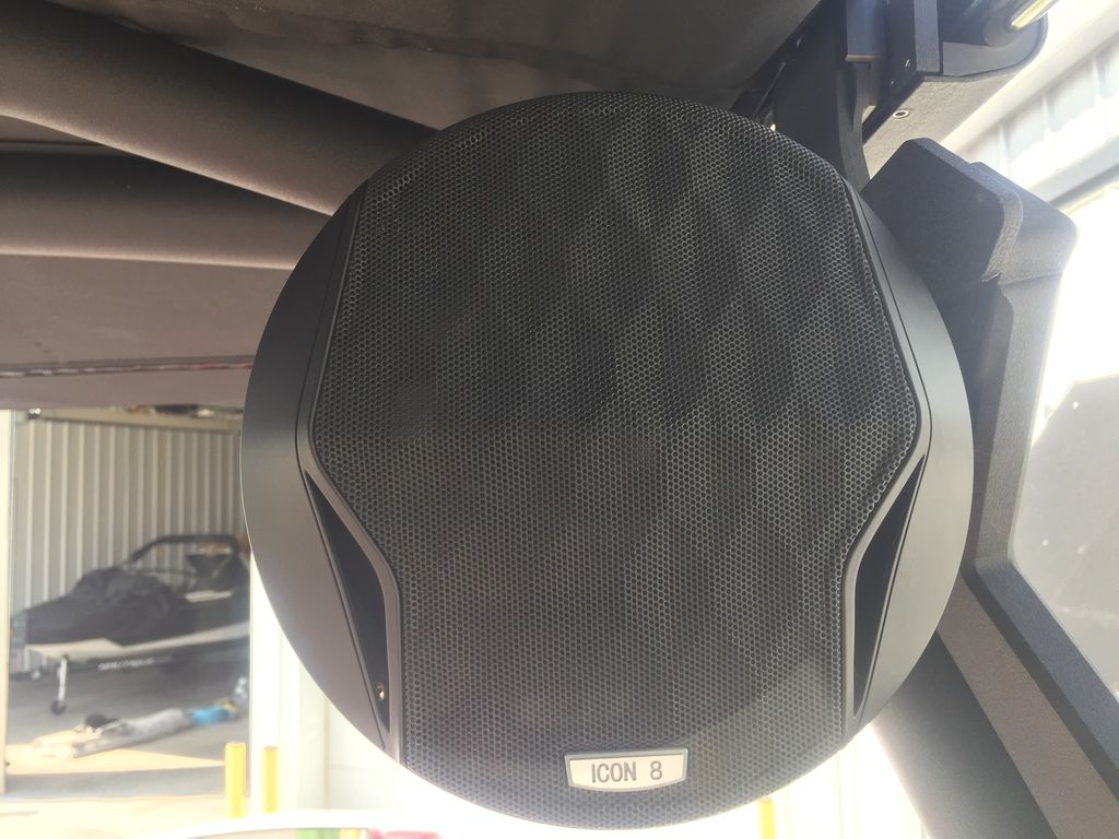 2022 Malibu Boats 21 LX Icon