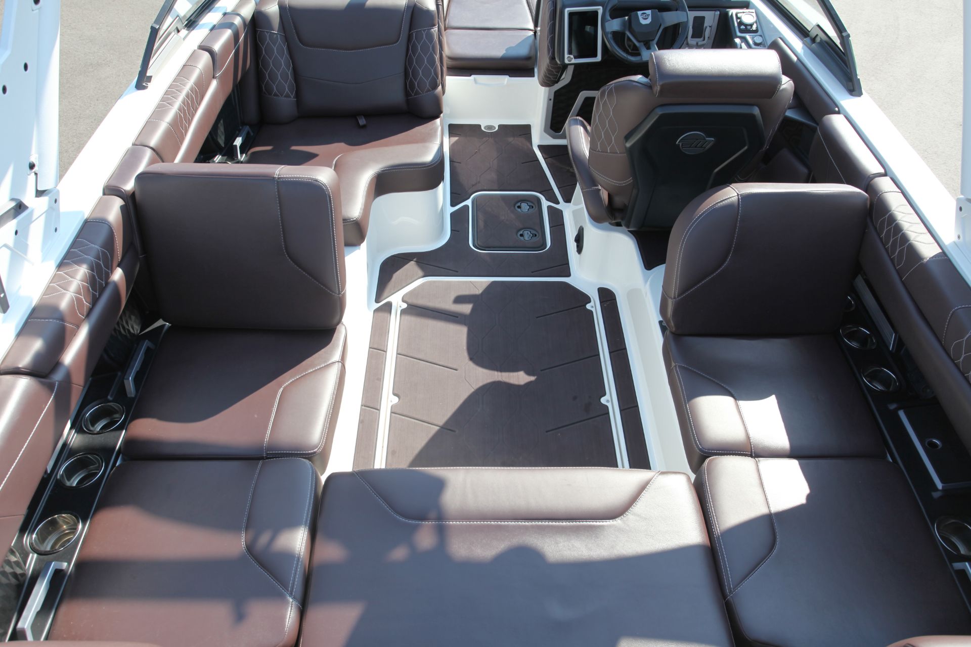  Malibu M220