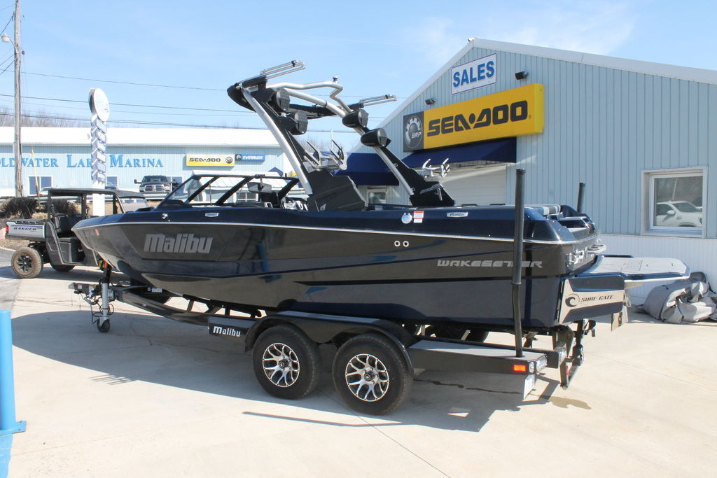 2023 Malibu Boats 21 LX