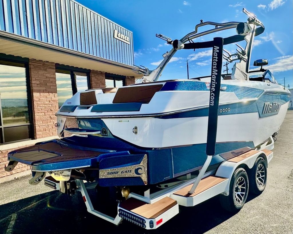 2023 Malibu Boats M220