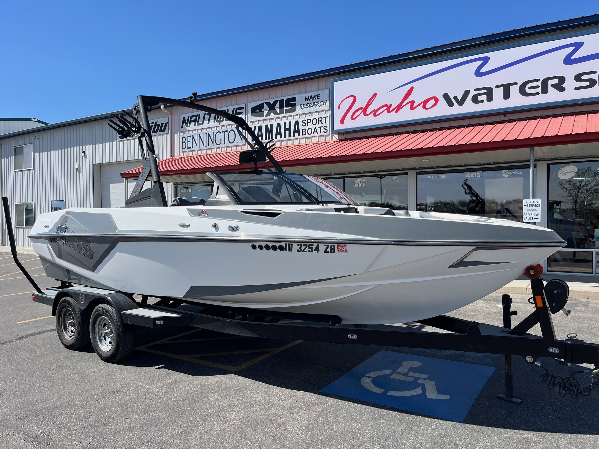 2021 Axis T22