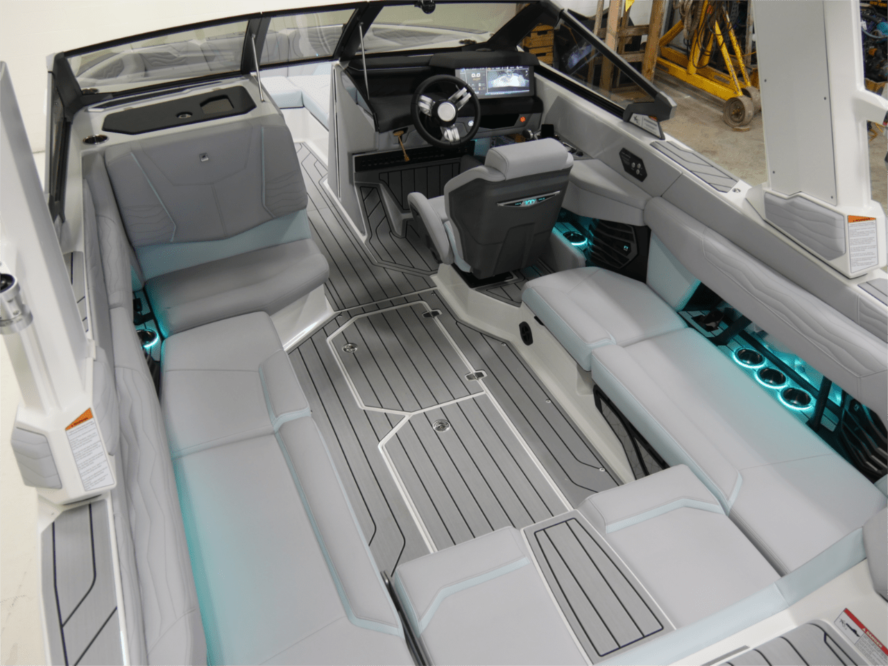2025 Nautique G23 – Steel Blue/Mystic White
