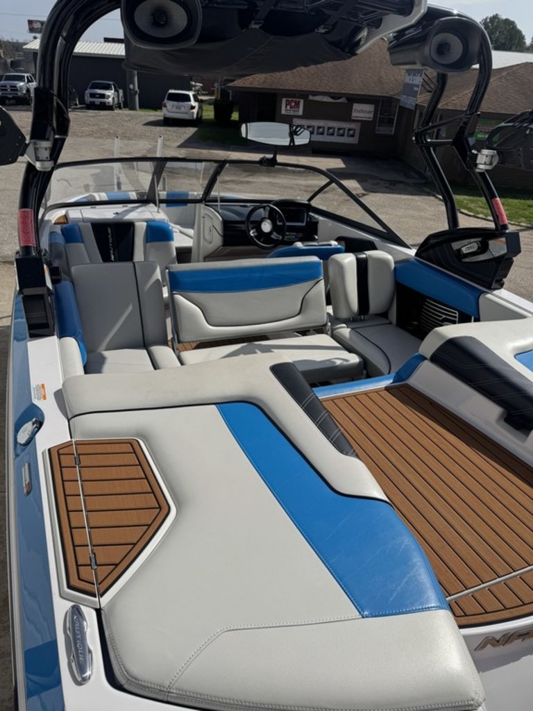 2015 Nautique G21