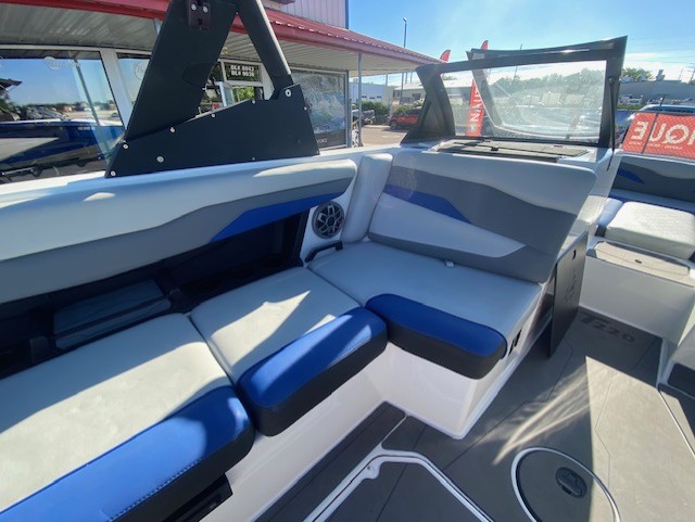 2022 Axis Wake Research T220