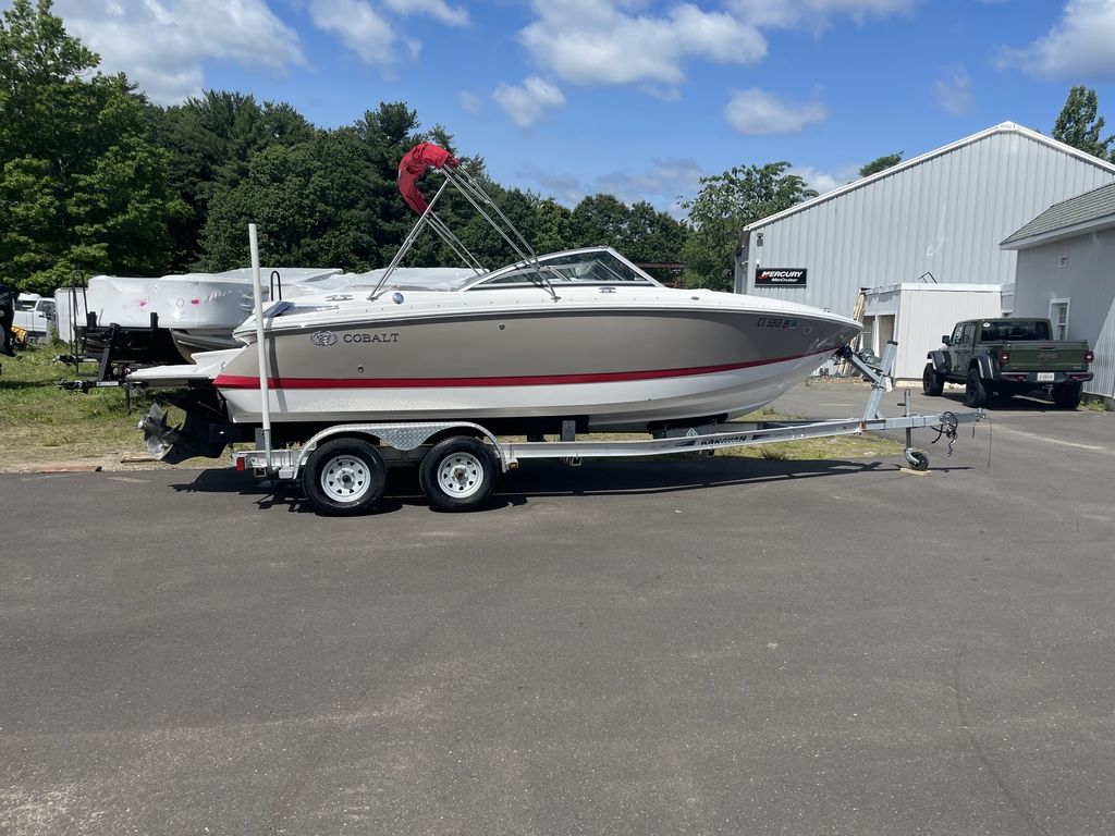 2013 Cobalt Boats 210