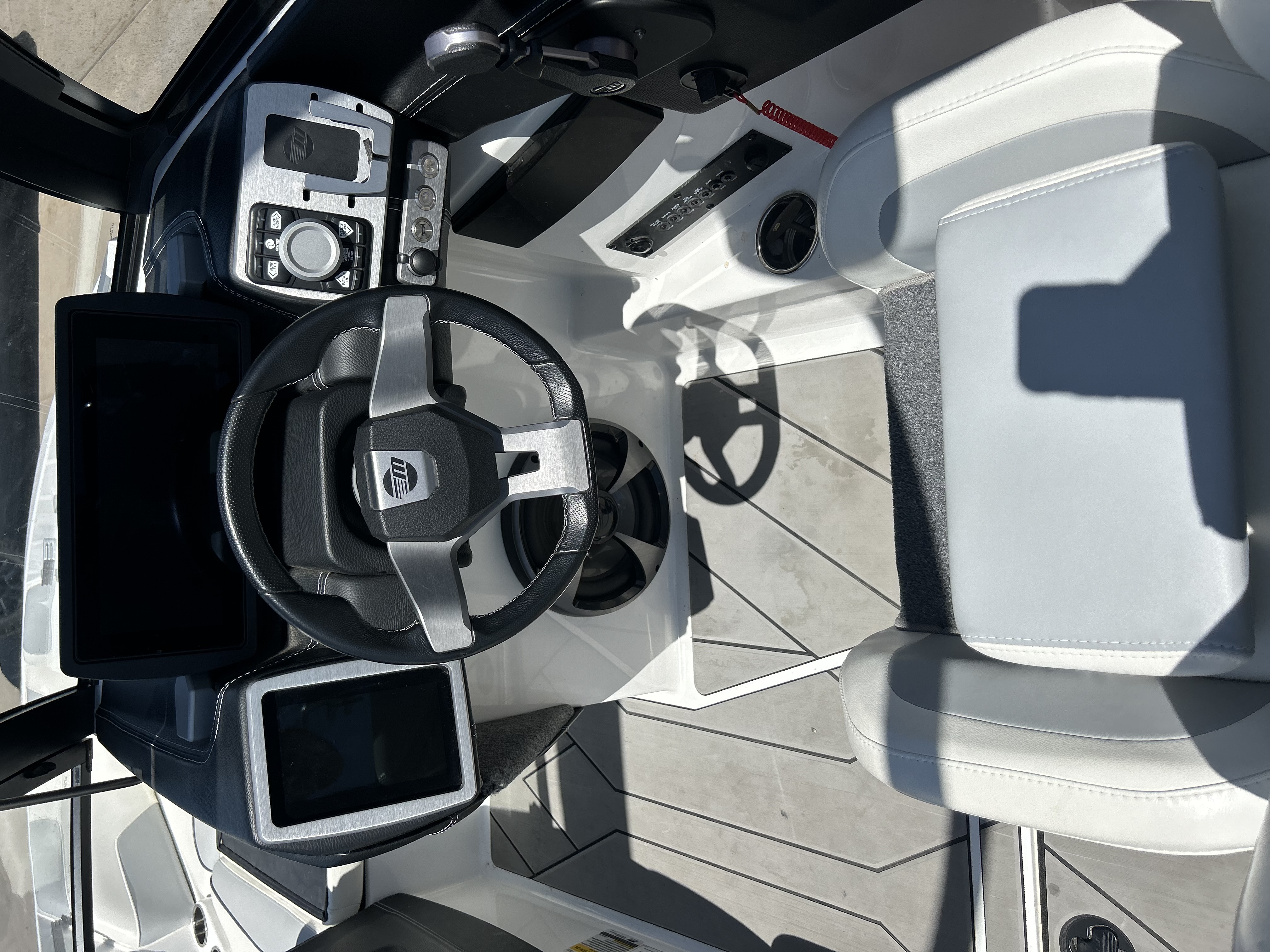 2020 Malibu 22 LSV Icon