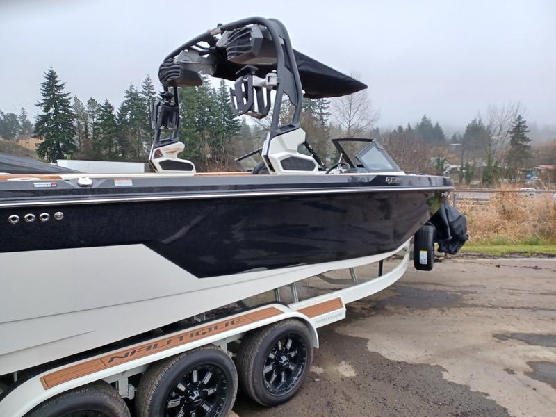 boat.Title